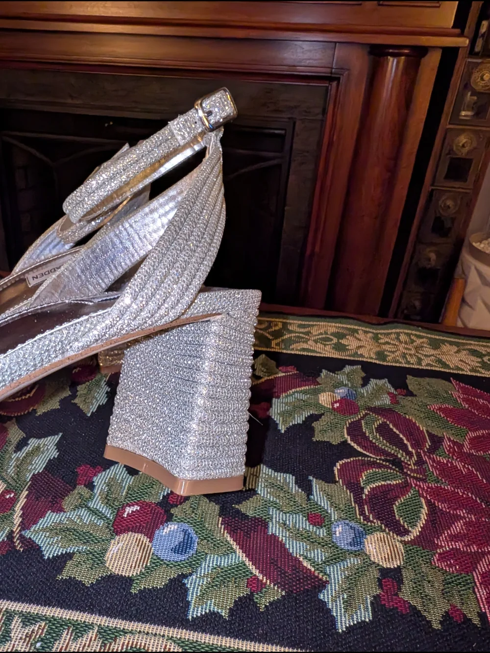 Steve Madden Lavnish Silver Glitter Block Heel Sandals Size 11 Ankle Strap - Picture 4 of 6
